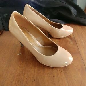 Patent leather Clark's pumps BNWT